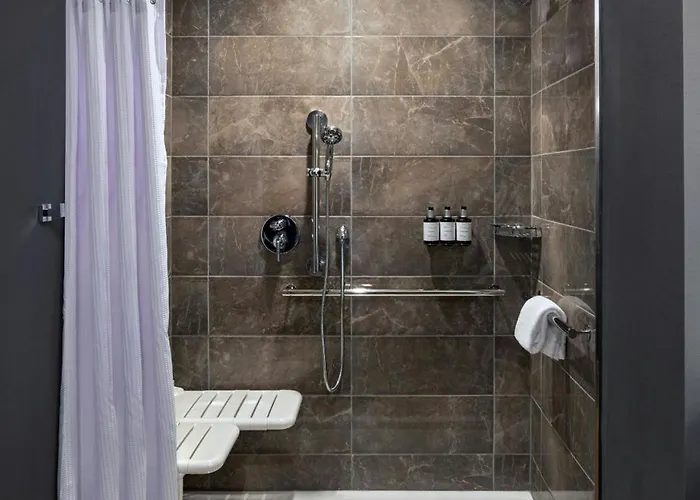 Ac Worth Downtown Hotel 4*