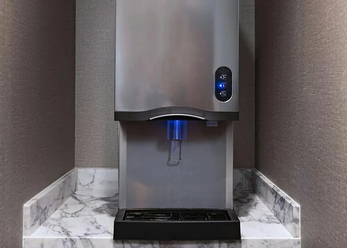 Hotel Ac Worth Downtown 4*